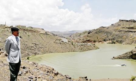 .. ولدى تفقده إحدى مديريات محافظة صنعاء أمس